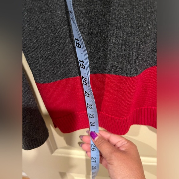 🖤❤️ Karen Scott cowl-neck color blocked sweater. Size small. Gently used. ❤️🖤 - Picture 4 of 6